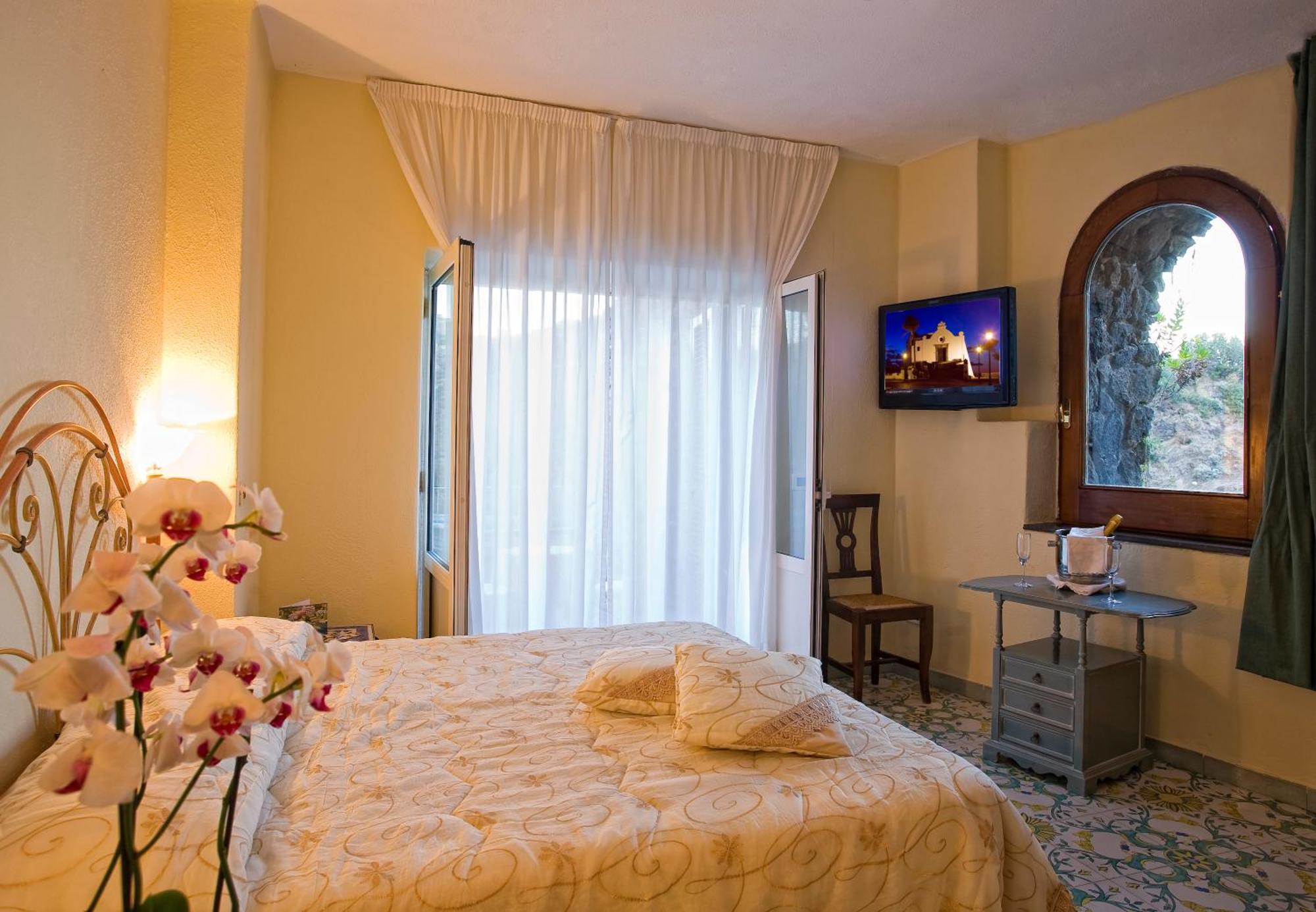 Strand Hotel Delfini Ischia Zewnętrze zdjęcie